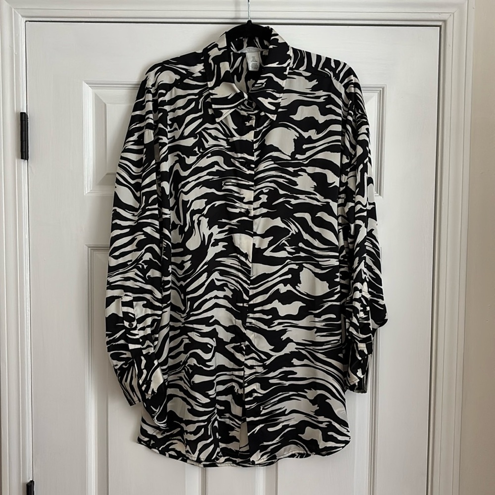 Black/Ivory oversized, H&M blouse, US sized Small